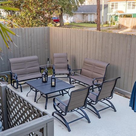 Historic 1871 Coastal Breeze With Heated Pool - Restoring Galveston Vila Exterior foto