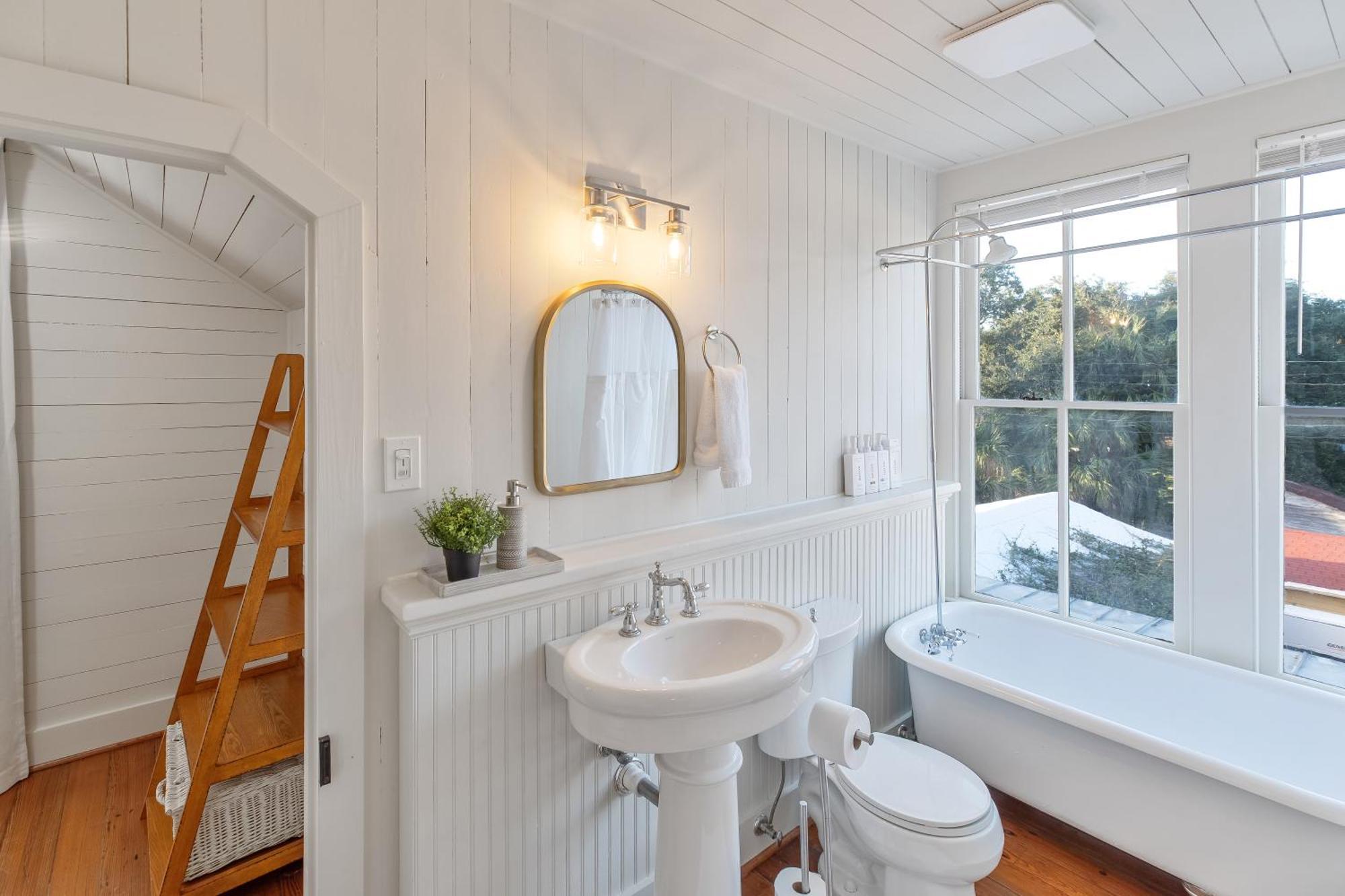 Historic 1871 Coastal Breeze With Heated Pool - Restoring Galveston Vila Exterior foto